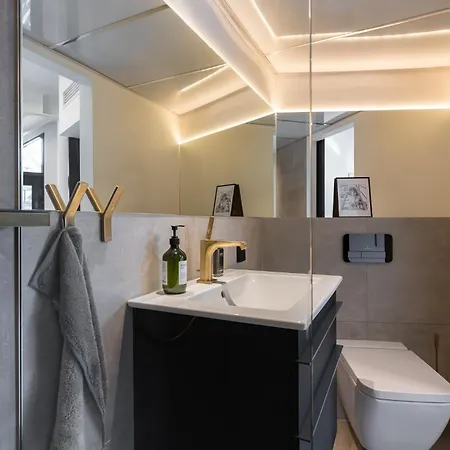 Apartment Luxury Penthouse With Amazing Views In Old Town & Free Parking! *