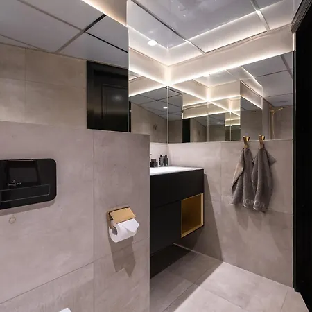 Luxury Penthouse With Amazing Views In Old Town & Free Parking! アパート タリン