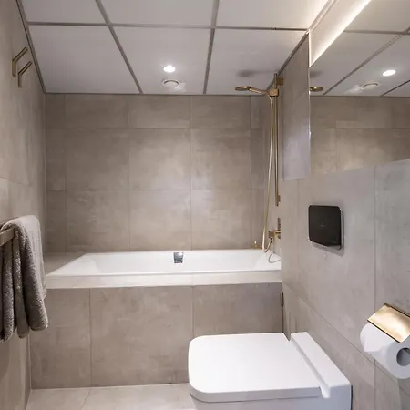 アパート Luxury Penthouse With Amazing Views In Old Town & Free Parking! タリン