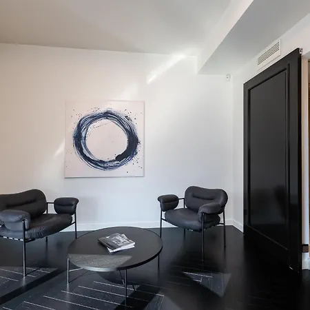 Luxury Penthouse With Amazing Views In Old Town & Free Parking!